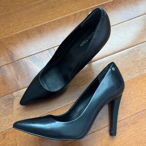 Calvin Klein Black Pointed Toe Pumps Classic Stiletto Heels Size 8.5